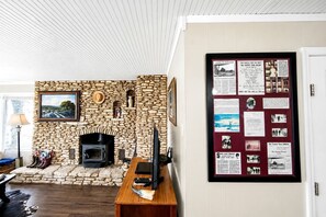 Interior - Romantic Luxury Cottage Rental for Two with Fireplace in Texas Hill Country (Georgetown)