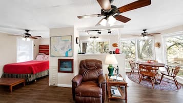1 bedroom, desk, iron/ironing board, WiFi
