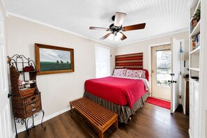 2 habitaciones, escritorio, tabla de planchar con plancha y wifi 