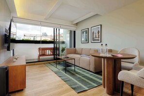 TV, offices - w* | Your Matchday Loft in Colima w/ Balcony (Ciudad de México)