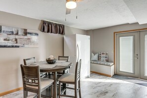 Dining - Work & Relax! Spacious Ontario Home w/ Pool (Ontario)