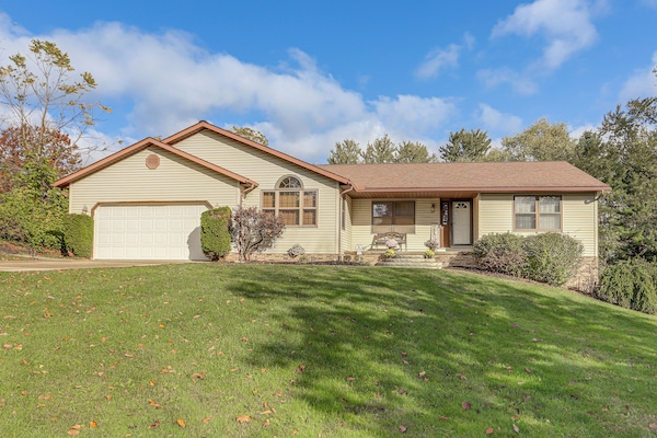 Ontario Vacation Rental | 4BR | 3BA | Step Free via Ramp | 1,950 Sq Ft