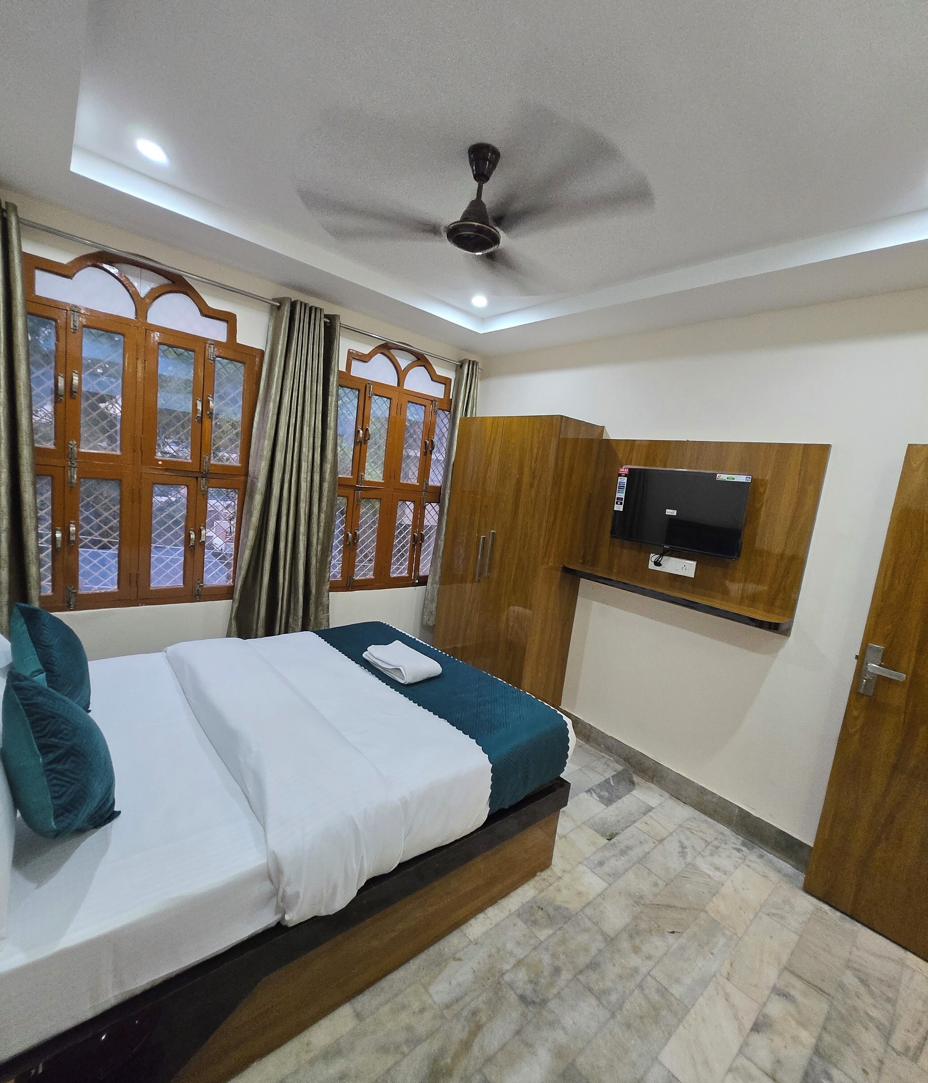 Deluxe Double Room | Desk, laptop workspace, free WiFi