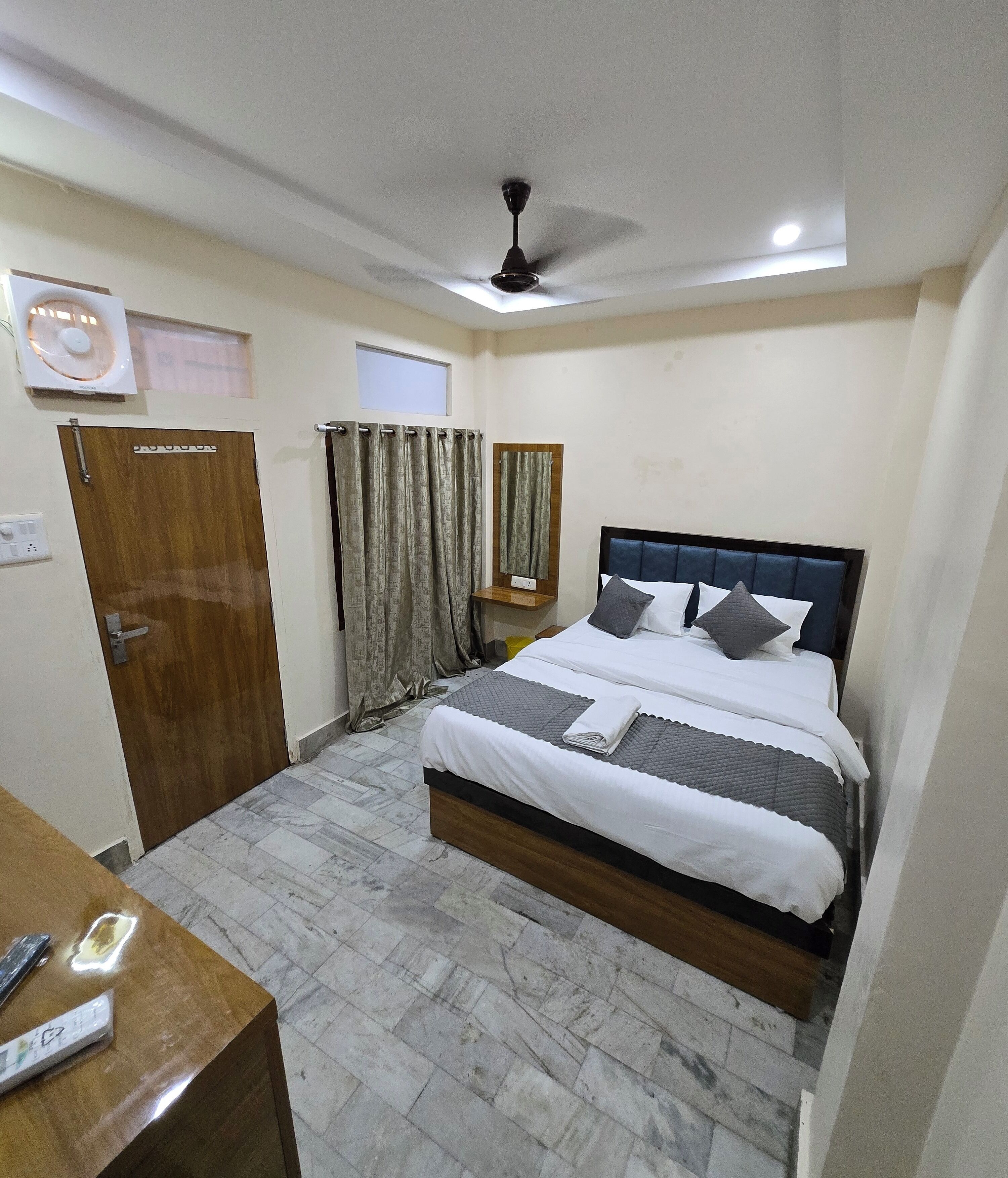 Deluxe Triple Room | Desk, laptop workspace, free WiFi
