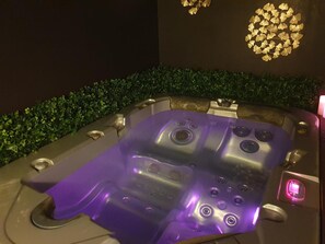 Bain à remous extérieur