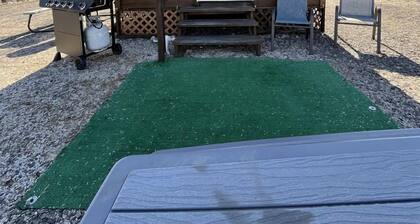 Charming Cabin with Private Bath and Wi-Fi near Lake Mead National Recreation Area, Arizona