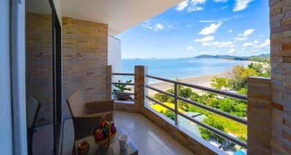 Beachfront Studio Condo-Seaview BW1