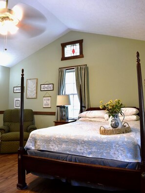 1 bedroom, WiFi, bed sheets - Charming and Secluded Cottage Overlooking a Woodland Pond, near Helen, Georgia (Blairsville)