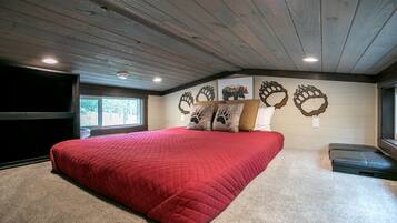 1 bedroom, desk, WiFi, bed sheets