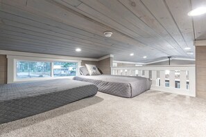 1 bedroom, WiFi, bed sheets - Tranquil Cabin with Fire Pit and Panoramic Lake Views in Tennessee (Tracy City)