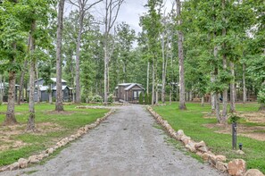 Property grounds - Tranquil Cabin with Fire Pit and Panoramic Lake Views in Tennessee (Tracy City)