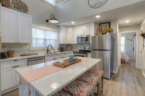 Microwave, oven, stovetop, coffee/tea maker