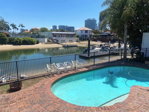 Room-exclusive Room 5 Minute Walk to GC5