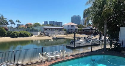 Room-exclusive Room 5 Minute Walk to GC5