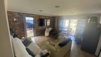 Asrama Umum, 1 kamar tidur, Boleh Merokok, balkon | Ruang keluarga