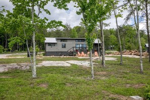 Exterior - Breathtaking Cottage with Fire Pit in Tracy City, Tennessee (Tracy City)