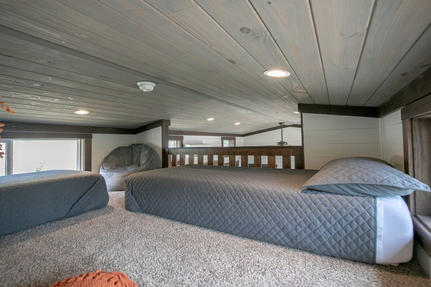 1 bedroom, desk, WiFi, bed sheets