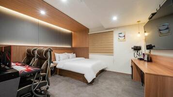 Luxe tweepersoonskamer, uitzicht op de stad | Gratis wifi