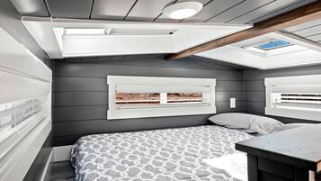 2 bedrooms, travel crib, WiFi, bed sheets