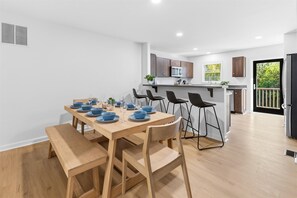 Dining - Modern home near Convention Center (Indianapolis)