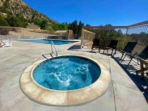 Pool - Tranquil Secluded Tiny House with Shared Pool in Orderville, Utah (Orderville)