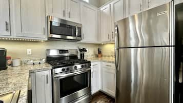 Refrigerador, microondas, parrilla de estufa y lavavajillas