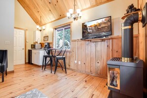 Interior - Romantic and Secluded Cabin Rental for Couples' Getaway near Mount Adams, Washington (Trout Lake)
