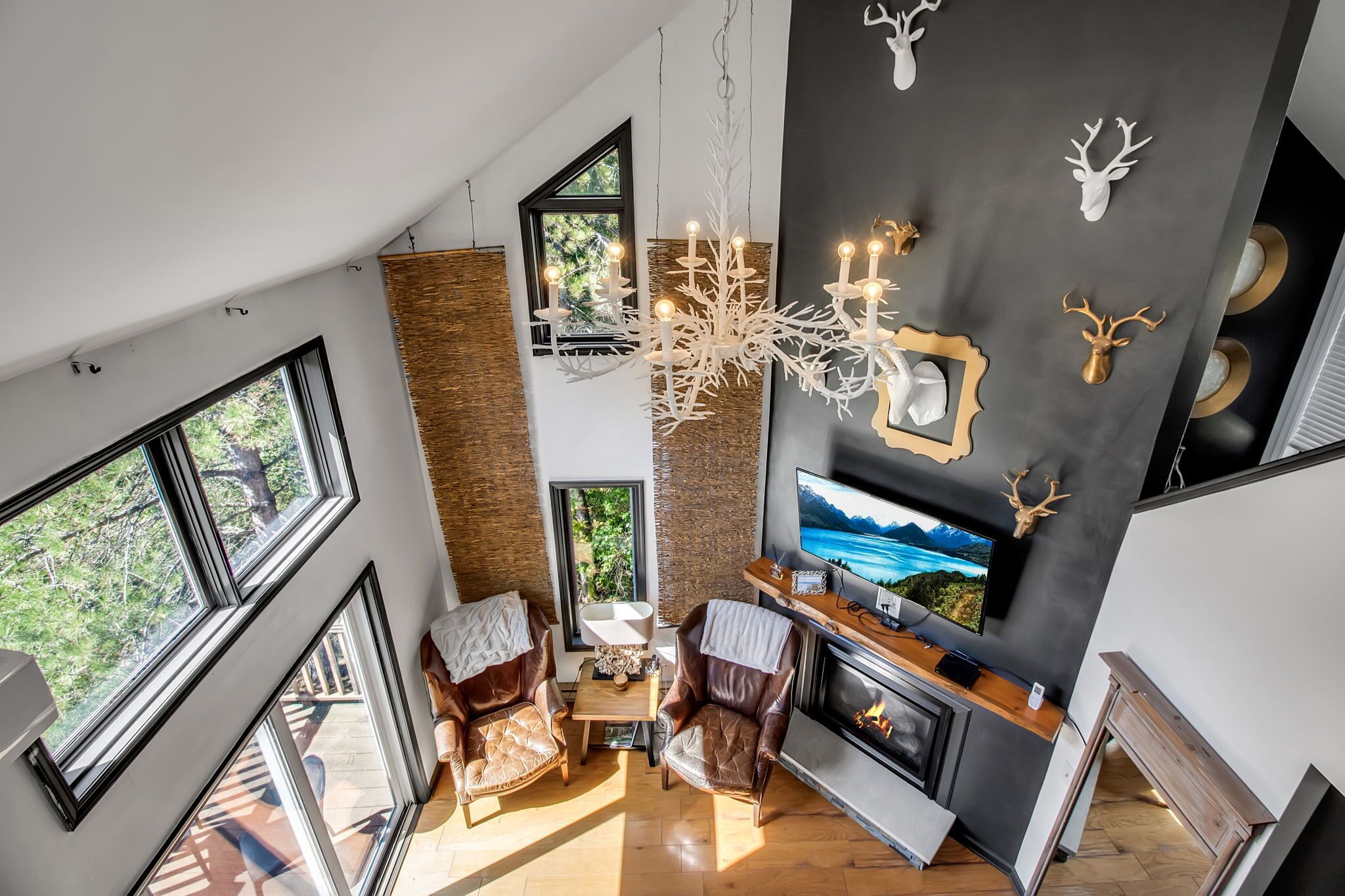 Smart TV, fireplace, DVD player