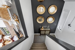 المنشأة من الداخل