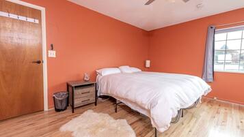 2 bedrooms, iron/ironing board, travel cot, WiFi