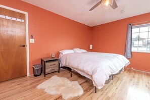 2 habitaciones, tabla de planchar con plancha, cuna de viaje y wifi 
