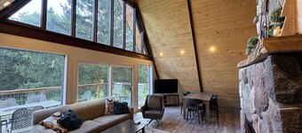 Ellicottville Newly Remodeled A-Frame 4.7 Miles From the Village with a hot tub!