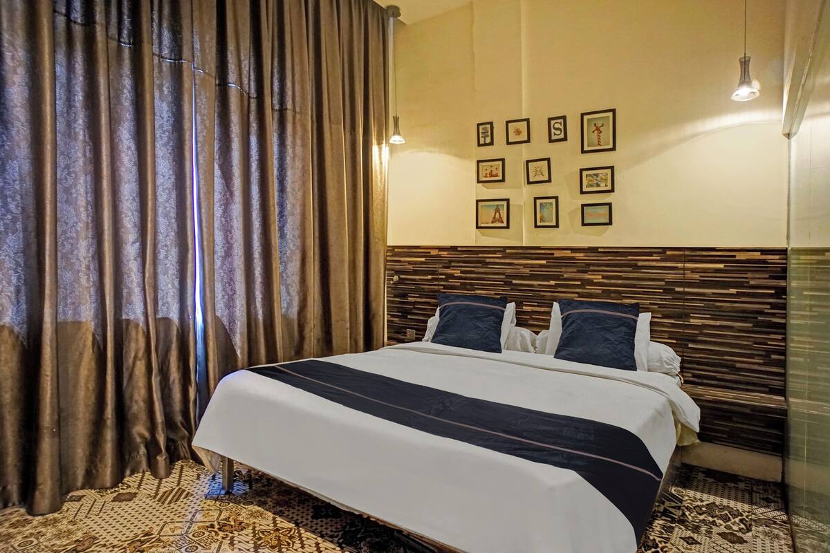 Deluxe Double Room | Free WiFi, bed sheets