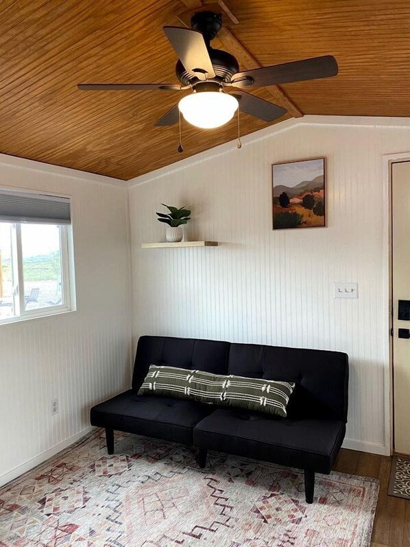 Living area - Remote Tiny House makes for a Brilliant Colorado Getaway (Meeker)