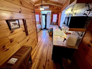 1 chambre, fer et planche à repasser, Wi-Fi, draps fournis