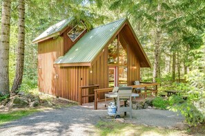 Property grounds - Cabin #3 - Sleeping Beauty (Trout Lake)