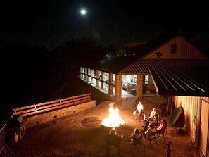 Terrace/patio - Lodge for Adventure Glamping for Families or Large Groups on Lake Godstone, Texas (Graford)