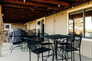 تناول الطعام بالخارج