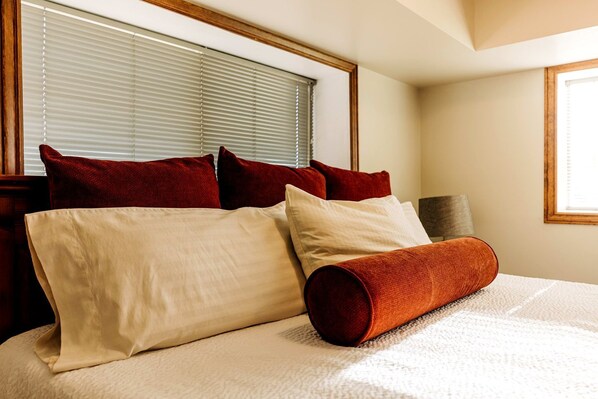 3 عدّة غرف نوم ومكتب وواي فاي وملاءات أسرّة