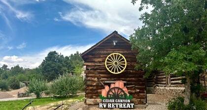 Rustic Cabin that Sleeps Three near Cedar Breaks National Monument, Cedar City, Utah