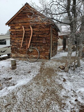 Unclassified image, 3 of 6, button