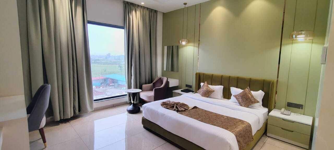 Superior-Doppelzimmer | Schreibtisch, laptopgeeigneter Arbeitsplatz, kostenloses WLAN