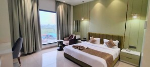 مكتب ومساحة عمل للكمبيوتر المحمول وواي فاي مجانًا