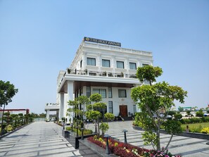 숙박 시설 정면