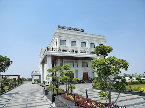 THE HOLY AWADH HOTEL