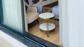 Suite – signature