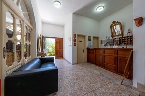 Lobby - Studio Apartment 'Apraos Bay Hotel  10' with Sea View, Wi-Fi and Air Conditioning (Απραος)