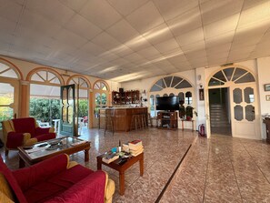 Interior - Studio Apartment 'Apraos Bay Hotel  13' with Sea View, Wi-Fi and Air Conditioning (Απραος)