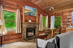 Interior - Dog-Friendly Cabin with Indoor Jacuzzi in Sevierville, Tennessee (Sevierville)