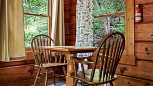 Dining - Dog-Friendly Cabin with Indoor Jacuzzi in Sevierville, Tennessee (Sevierville)